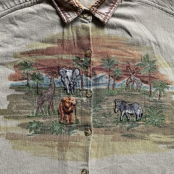 Vtg Casey & Max Safari Animal Embroidered Button Up Shirt Womens L Beige Africa - Picture 4 of 12